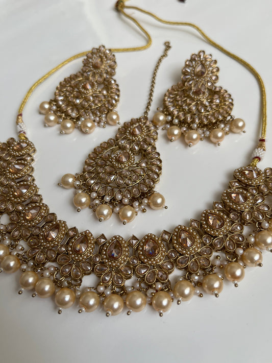 Gold Teardrop Pearl Set