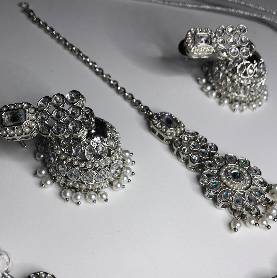 Silver Pearl Jumke Earrings