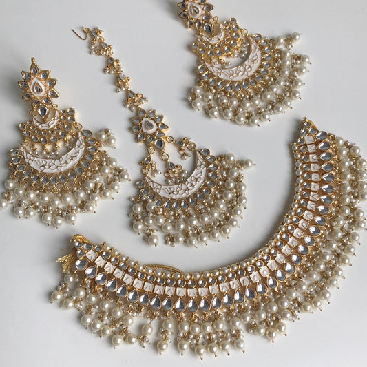 White Elegant Pearl Necklace Set with Passa