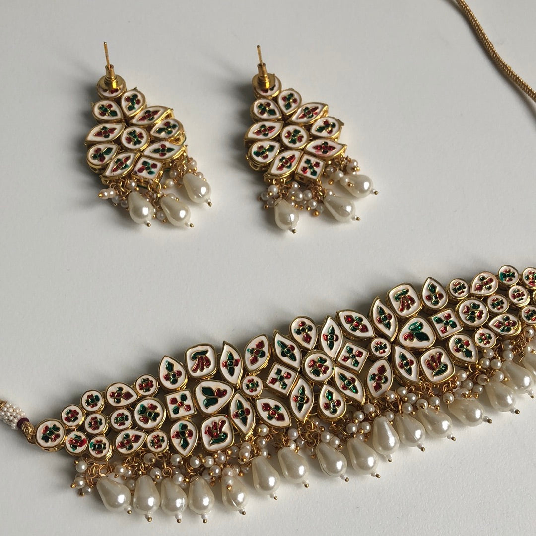Lined Emerald Green Gold Pearl Kundan Necklace Earring Set