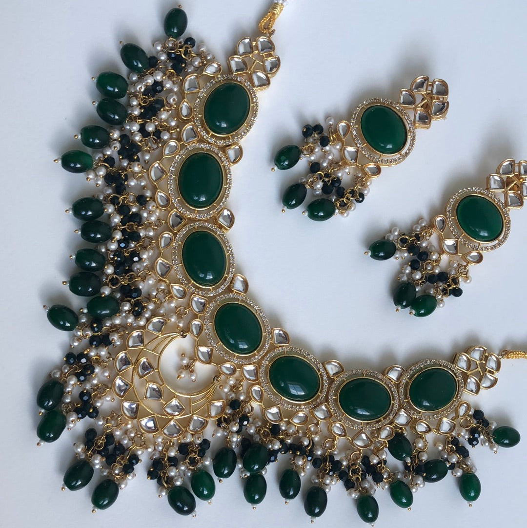 Stunning Emerald Green Stone Necklace Earring Set