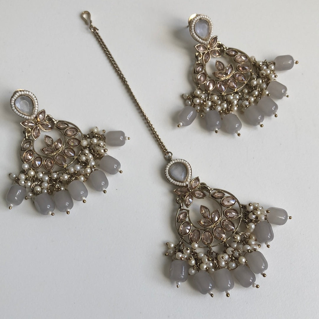 Light Gray Elegant Earringn Tikka Set