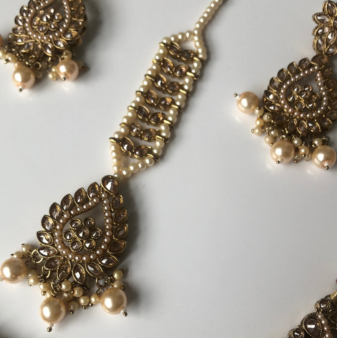 Gold Twirl Necklace Set