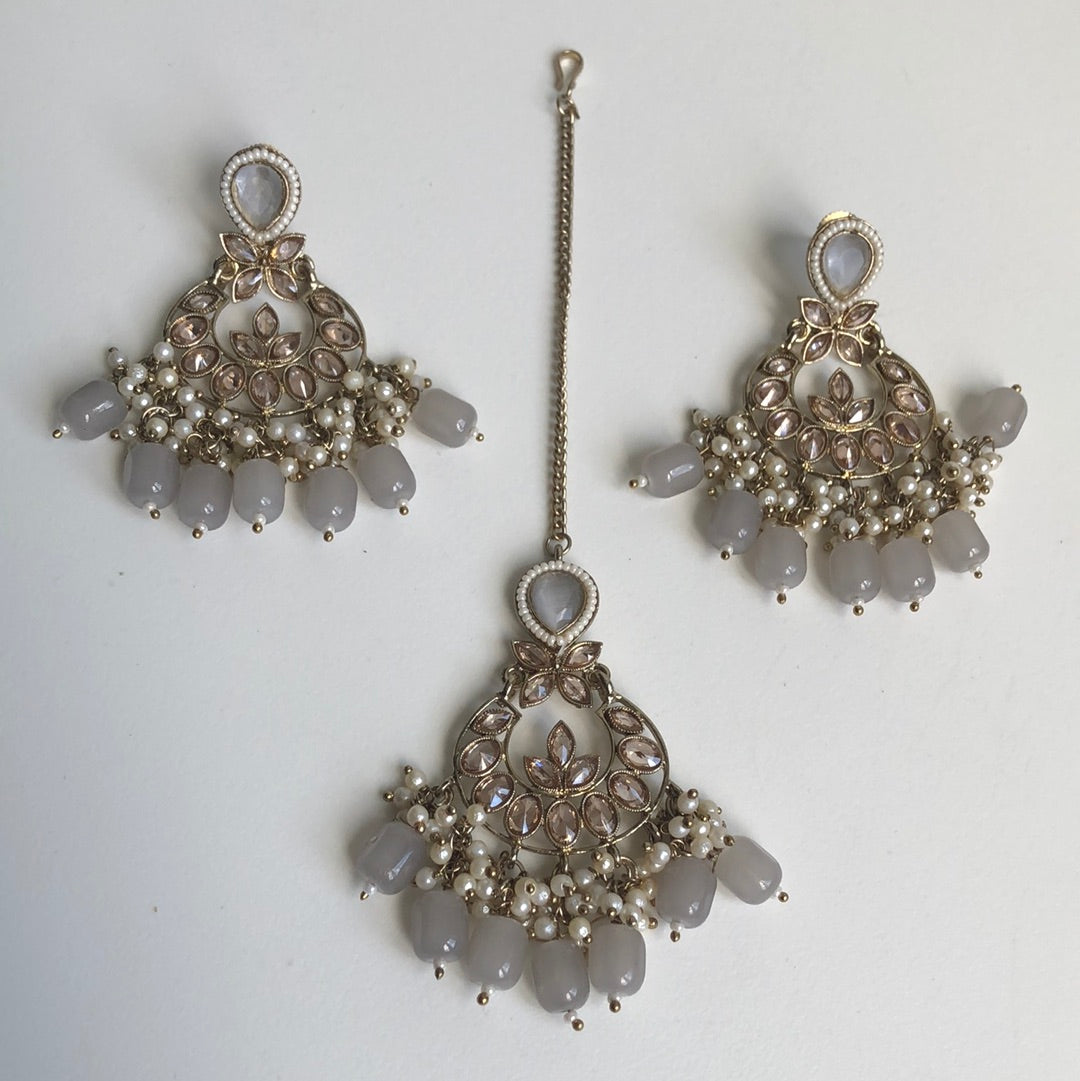 Light Gray Elegant Earringn Tikka Set